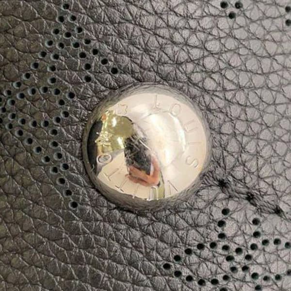 Pre-owned Louis Vuitton Monogram Mahina Bella Black