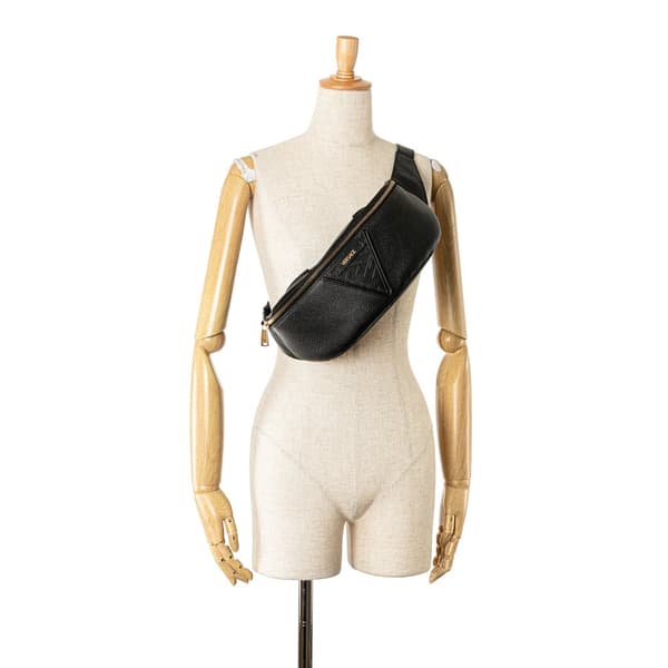 Pre-owned Versace Leather V Greca Signature Belt Bag Black