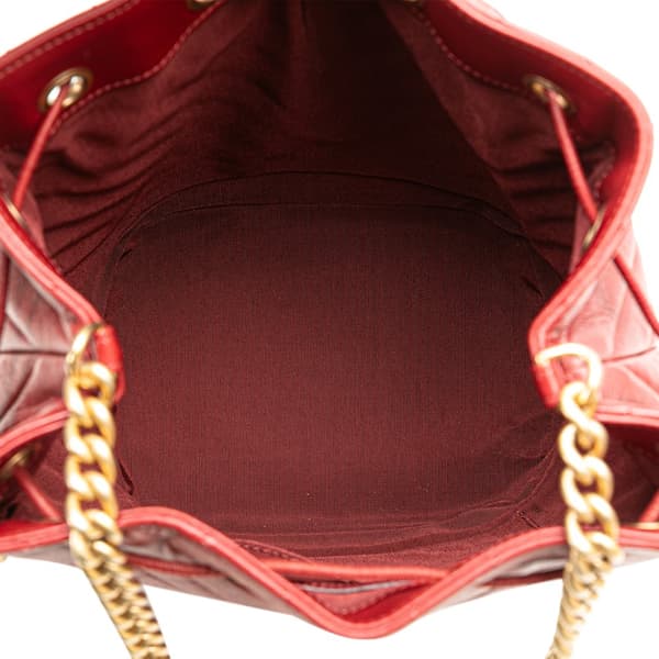 Pre-owned Chanel Paris Cosmopolite Medium Chevron Lambskin Bucket Bag Red