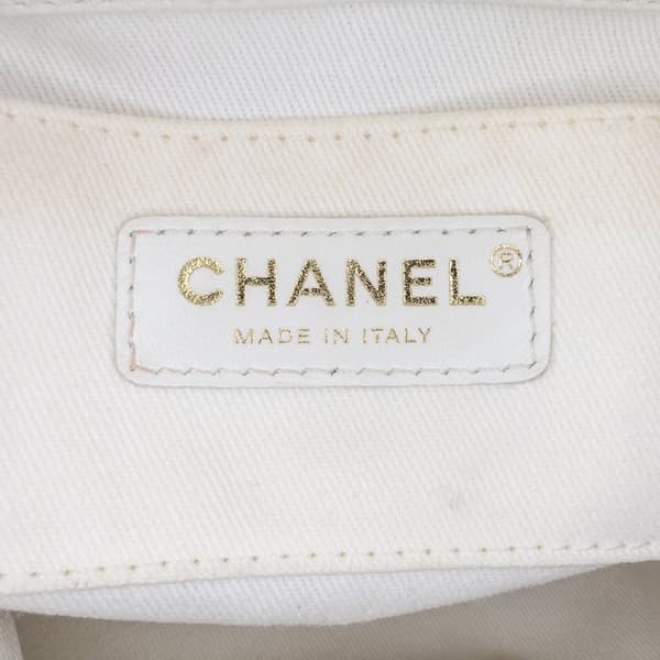 Pre-owned Chanel Small Caviar Business Affinity Bucket Bag White