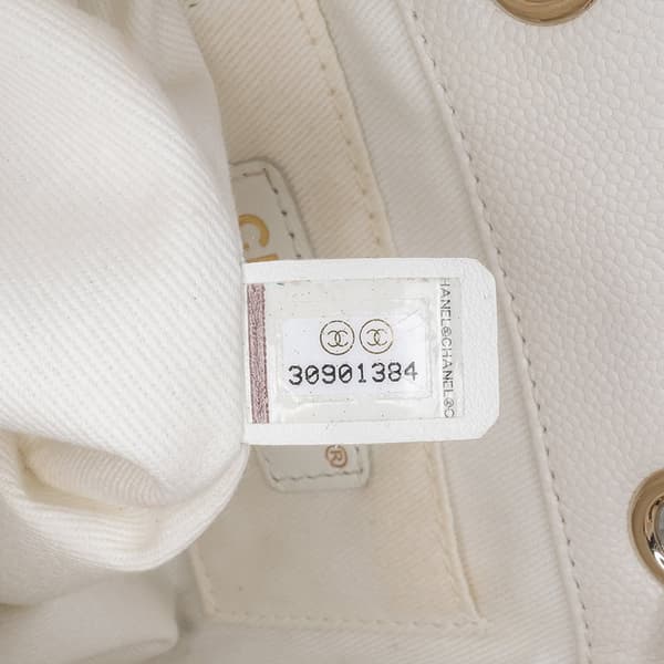Pre-owned Chanel Small Caviar Business Affinity Bucket Bag White