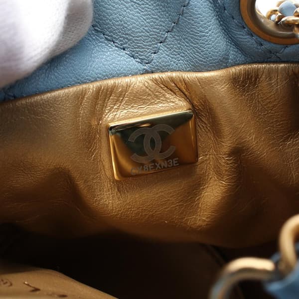 Pre-owned Chanel Quilted Lambskin Pearl Crush Bucket Bag Blue