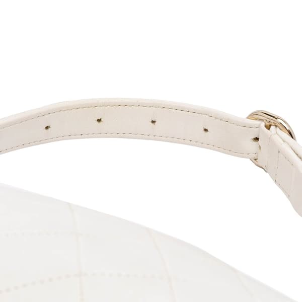 Pre-owned Chanel CC Quilted Lambskin Studded Logo Belt Bag White