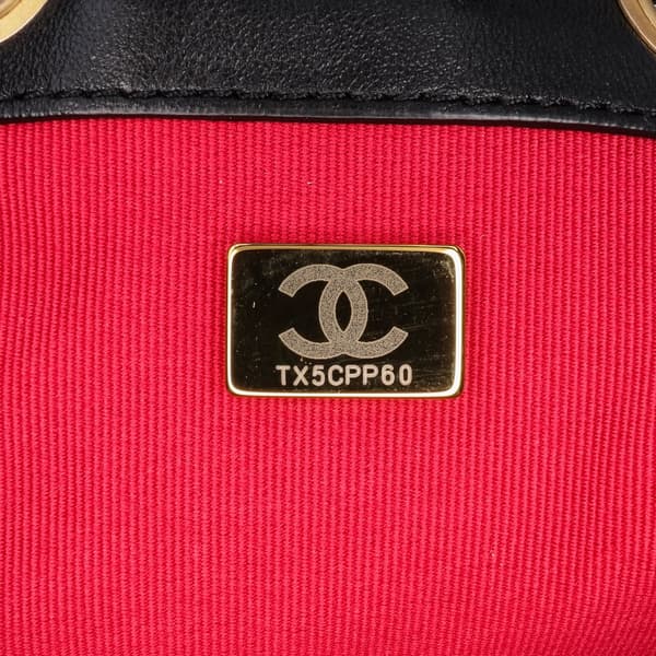 Pre-owned Chanel CC Quilted Lambskin Chain Drawstring Bucket Bag Black