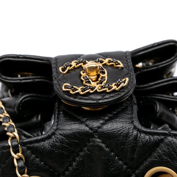 Pre-owned Chanel CC Quilted Lambskin Chain Drawstring Bucket Bag Black
