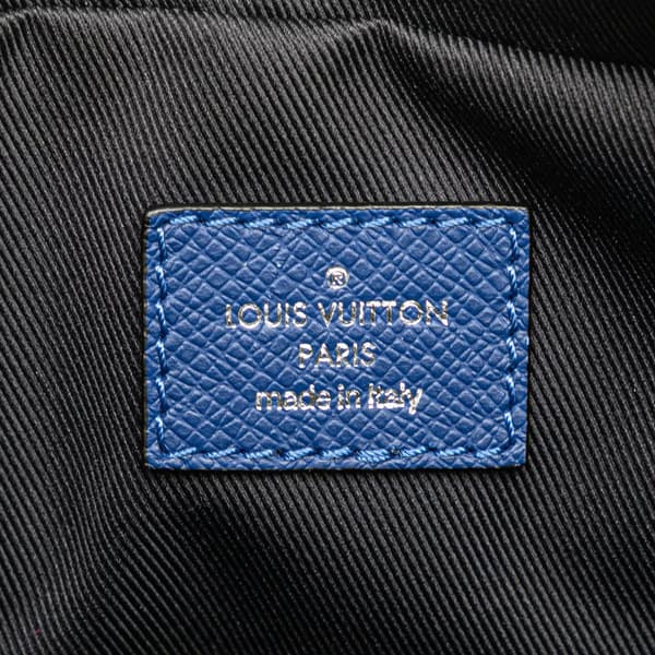 Pre-owned Louis Vuitton Taiga Outdoor Bumbag Blue