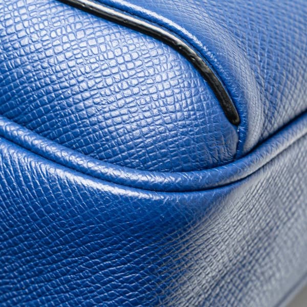 Pre-owned Louis Vuitton Taiga Outdoor Bumbag Blue