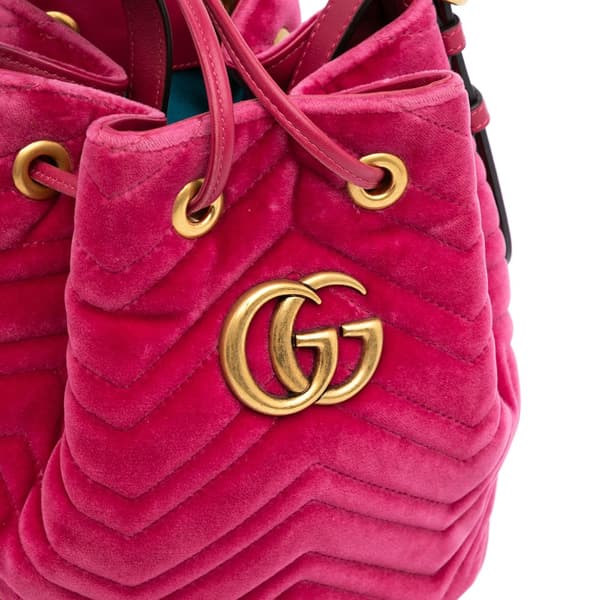 Pre-owned Gucci GG Marmont 2.0 Matelasse Velvet Bucket Bag Pink