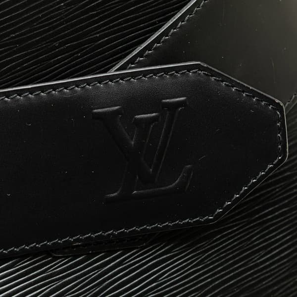 Pre-owned Louis Vuitton Epi Sac D Epaule PM Black