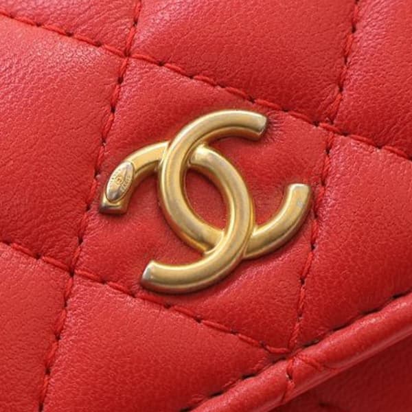 Pre-owned Chanel Quilted Lambskin Pearl Crush Waist Bag Red
