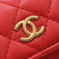 Miniatyrbild 4 av 10: Pre-owned Chanel Quilted Lambskin Pearl Crush Waist Bag Red
