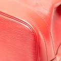 Miniatyrbilde 7 av 10: Pre-owned Louis Vuitton Epi Noe GM Red