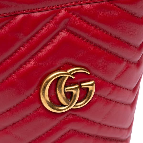 Pre-owned Gucci Small GG Marmont Matelasse Leather Bucket Bag Red