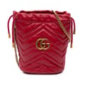 Miniatyrbillede 1 af 9: Pre-owned Gucci Small GG Marmont Matelasse Leather Bucket Bag Red