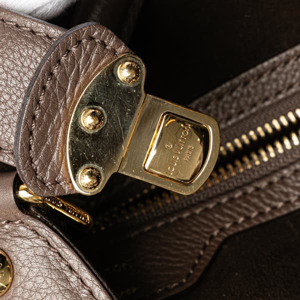 Pre-owned Louis Vuitton Monogram Mahina L Hobo Brown