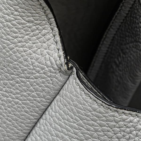Pre-owned Prada Vitello Daino Dynamique Hobo White