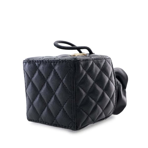 Pre-owned Chanel Mini Quilted Calfskin Drawstring Bucket Bag Black