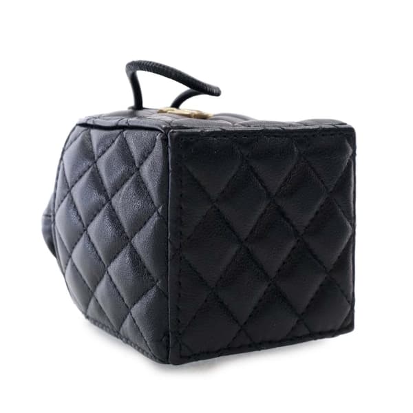 Pre-owned Chanel Mini Quilted Calfskin Drawstring Bucket Bag Black