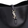 Miniatyrbilde 8 av 10: Pre-owned Saint Laurent Shiny Calfskin Le 37 Bucket Bag Black