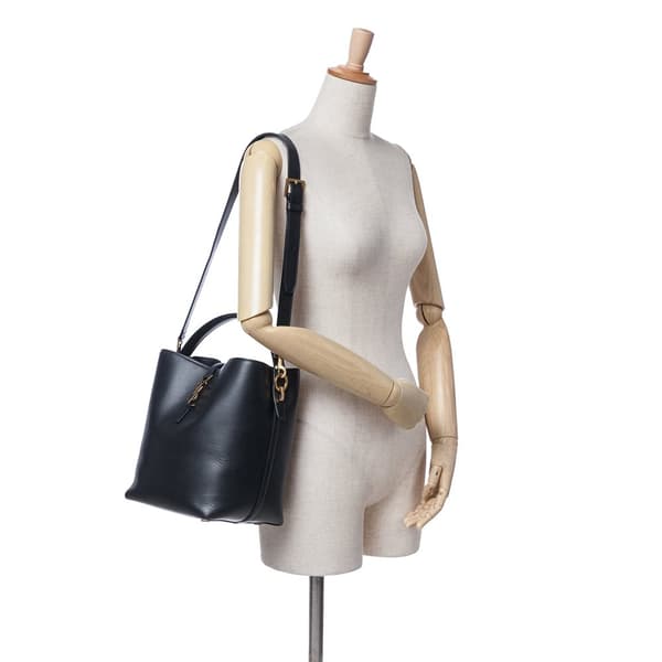 Pre-owned Saint Laurent Shiny Calfskin Le 37 Bucket Bag Black