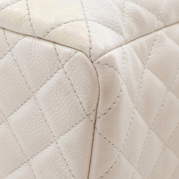 Pre-owned Chanel Small Quilted Caviar Flat Drawstring Chain Bucket Bag White