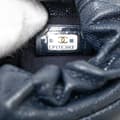 Miniatyrbilde 6 av 10: Pre-owned Chanel Mini Quilted Caviar Medallion Charms Drawstring Bucket Bag Blue