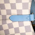 Miniatyrbillede 5 af 10: Pre-owned Louis Vuitton Damier Azur Neonoe MM White