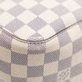 Miniatyrbillede 8 af 10: Pre-owned Louis Vuitton Damier Azur Neonoe MM White