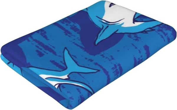 Bomclap Shark Swim Håndklæde til Drenge - Personligt Strandhåndklæde til Børn 70x140cm, Sandfri Mikrofiber Hurtigtørrende Poolhåndklæde