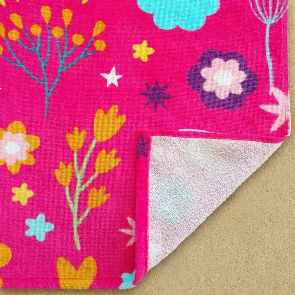 Bomclap Strandhåndklæde 70x140cm - Enhjørning - motiv med blomster og stjerner på rød baggrund Fastrocking badehåndklæde rejsehåndklæde