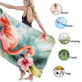 Miniatyrbillede 4 af 4: Bomclap Strandhåndklæde 70x140cm - Lyserød Flamingo mit Blumen - Badehåndklæde Rejsehåndklæde