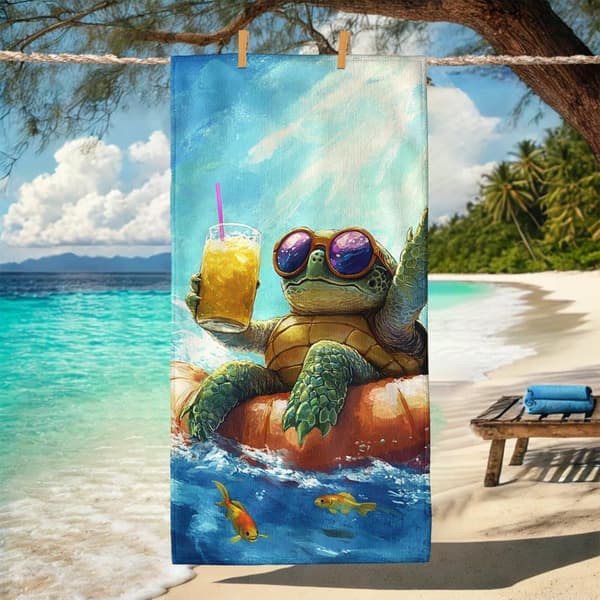 Bomclap Rantapyyhe 70x140cm - Meeresschildkröte mit Sonnenbrille und Getränk auf Luftmatratze - Rantapyyhe Matkapyyhe