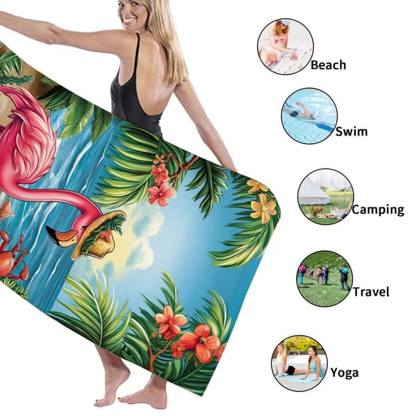 Bomclap Strandhåndklæde 70x140cm - Flamingo am Strand mit Sandburg und Krabben - Strandhåndklæde Rejsehåndklæde