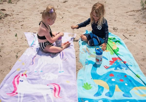Bomclap Lasten kylpypyyhe 100% puuvillaa – pehmeä ja imukykyinen, 160x80 cm, BPA-vapaa, dinosauruskuvio (oliivinvihreä)