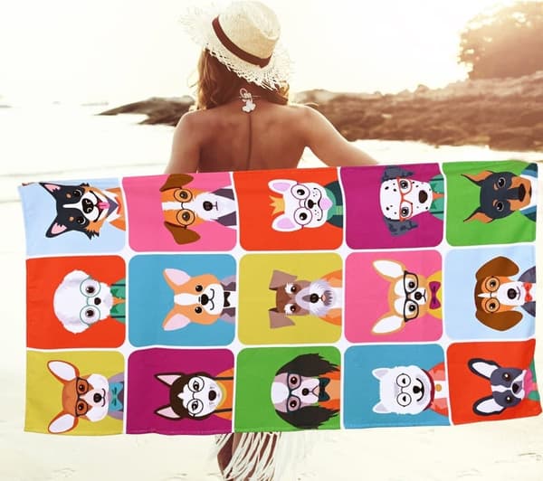 Bomclap Dog Design Rantapyyhe – 80x160 cm, Funny Puppies, Mikrokuitu, Hiekaton & Nopeasti kuivuva, Koristelu & Lahja
