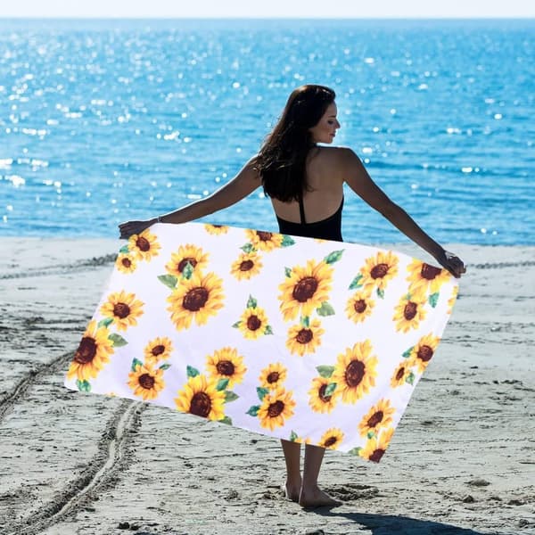 Bomclap Solsikke Badehåndklæde – 80x160 cm, Blomstermønster, Mikrofiber, Let & Sandfri, Perfekt Gave