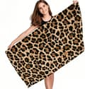 Pikkukuva 1 / 7: Bomclap Leopard Kylpypyyhe – Ylisuuri 80x160 cm, gepardikuvio, mikrokuitu, hiekaton ja nopeasti kuivuva