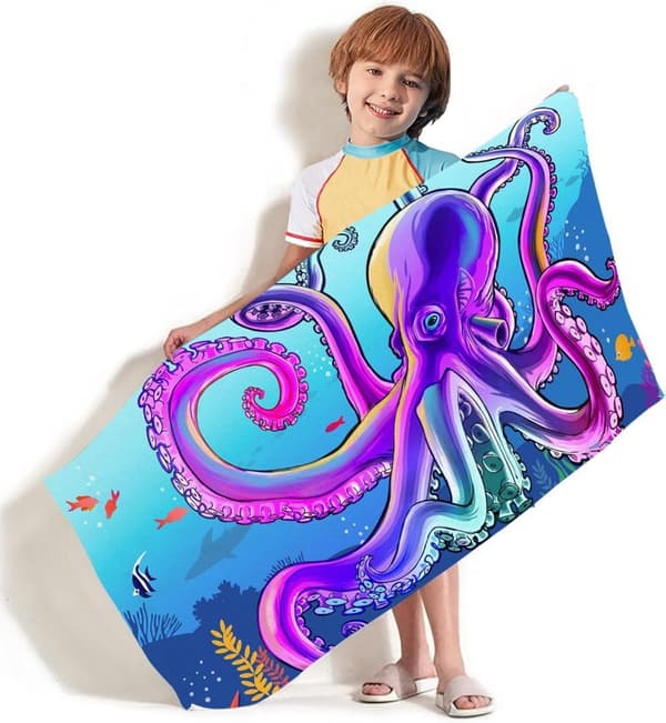 Bomclap Blue Octopus rantapyyhe – 80x160 cm, mikrokuitu, oversized, hiekaton ja nopeasti kuivuva