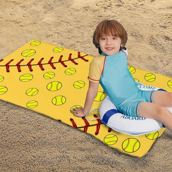 Bomclap Softball Strandhåndklæde – 80x160 cm, Gult Design, Mikrofiber, Sandfri, Gave til sportsentusiaster