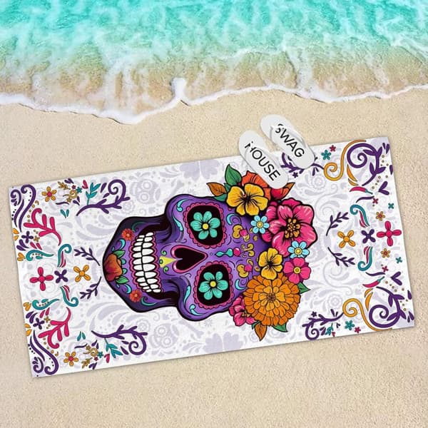 Bomclap Sugar Skull -kylpypyyhe – 80x160 cm, violetti design, mikrokuitu, hiekaton, ainutlaatuinen meksikolainen lahja