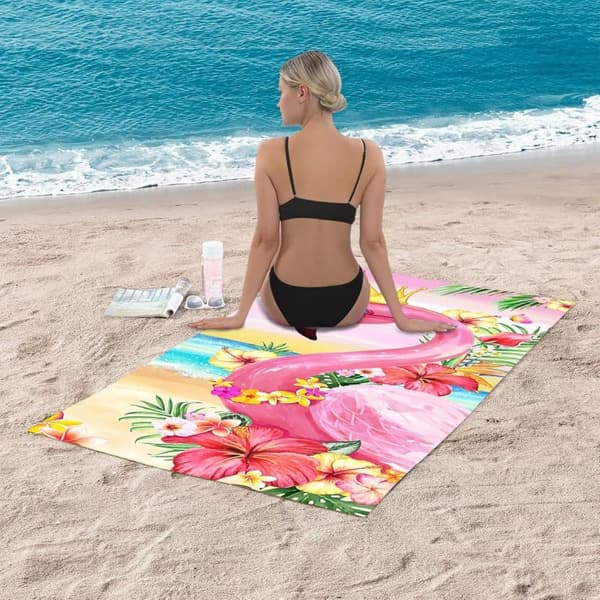 Bomclap Flamingo rantapyyhe – 80x160 cm, vaaleanpunainen design, mikrokuitu, hiekaton, täydellinen rannalle ja uima-altaalle