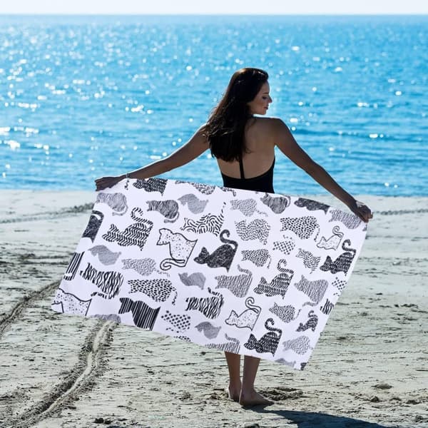 Bomclap Cat strandhåndklæde – 80x160 cm, Hello Kitty Design, Mikrofiber, Sandfri, Sød gave til piger