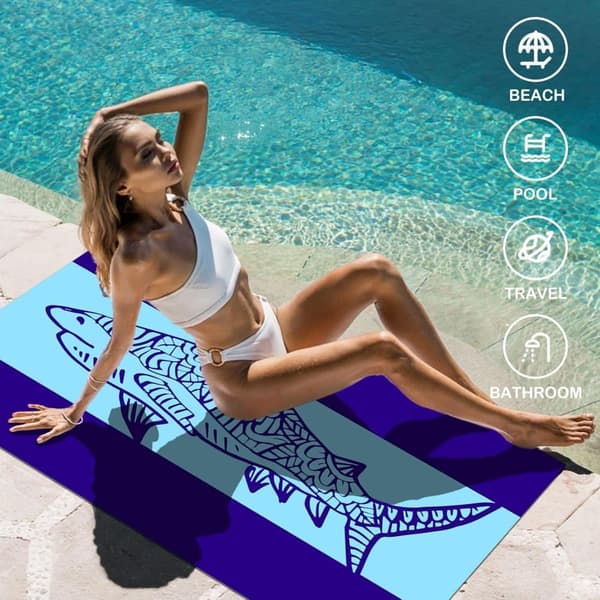Bomclap Sandfri Badehåndklæde Strandhåndklæde 80x160 cm - Overdimensionel, Letvægts - Svømning, Hav (Haj)