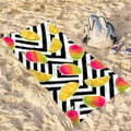 Pikkukuva 3 / 6: OBOSOE Rantapyyhe 70x140cm - Mango - Muster mit Geometrie - Kylpypyyhe Matkapyyhe