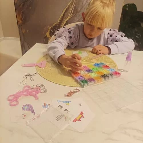 Perlesettet 2800 perler og perleplater håndverk