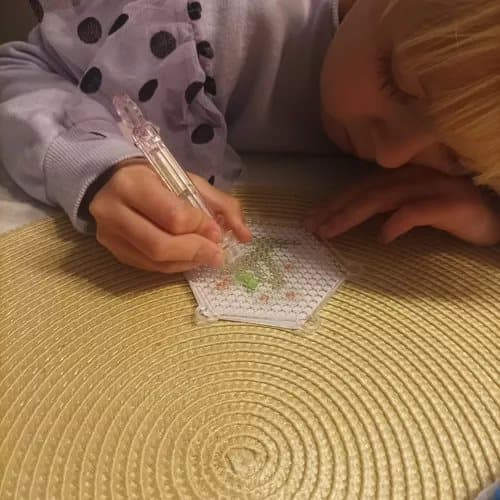 Perlesettet 2800 perler og perleplater håndverk