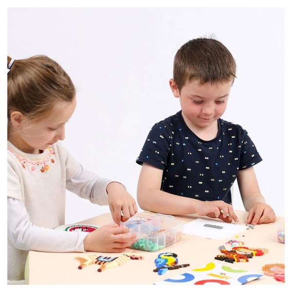 HAMA - Kruka med 4000 perlerpärlor Storlek MIDI och 3 tallrikar (fyrkantig, stjärna, rund) - Kreativ fritid
