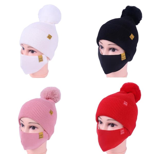Strikket hat med maske