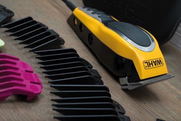 Wahl CloseCut Pro, Musta, Hopea, Keltainen, 0,6 mm, 1,3 cm, 4,6 cm, Hiiliteräs, Electromagnetic vibration