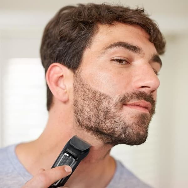 PHILIPS MG3730 / 15 Skägg- och hårtrimmer - Multistyle - 8 i 1 - Självslipande blad - Svart